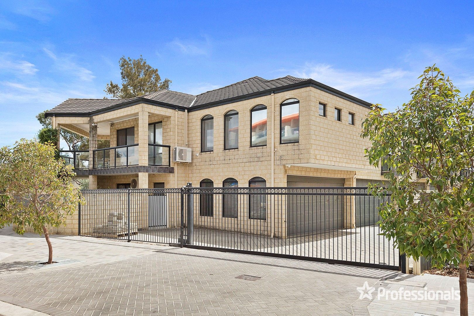 8/10 Leila Street, Cannington WA 6107, Image 0