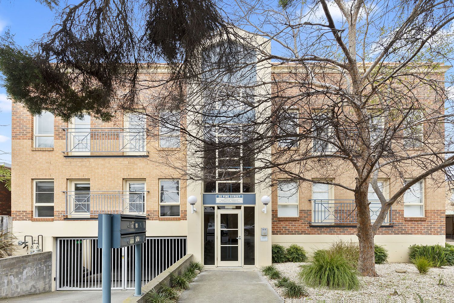 2/28 Pine Street, Hawthorn VIC 3122