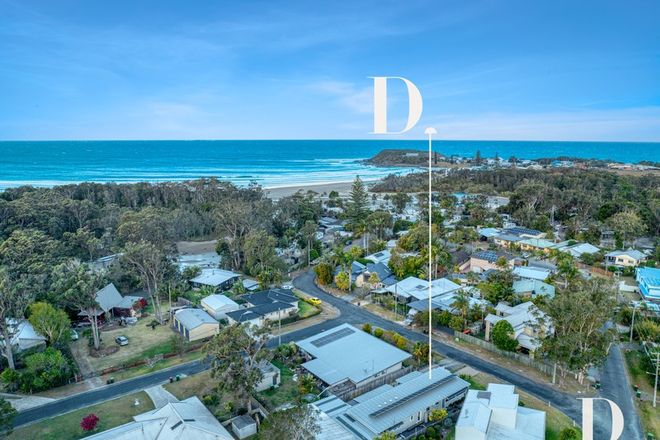 Picture of 52 Arrawarra Beach Road, ARRAWARRA NSW 2456