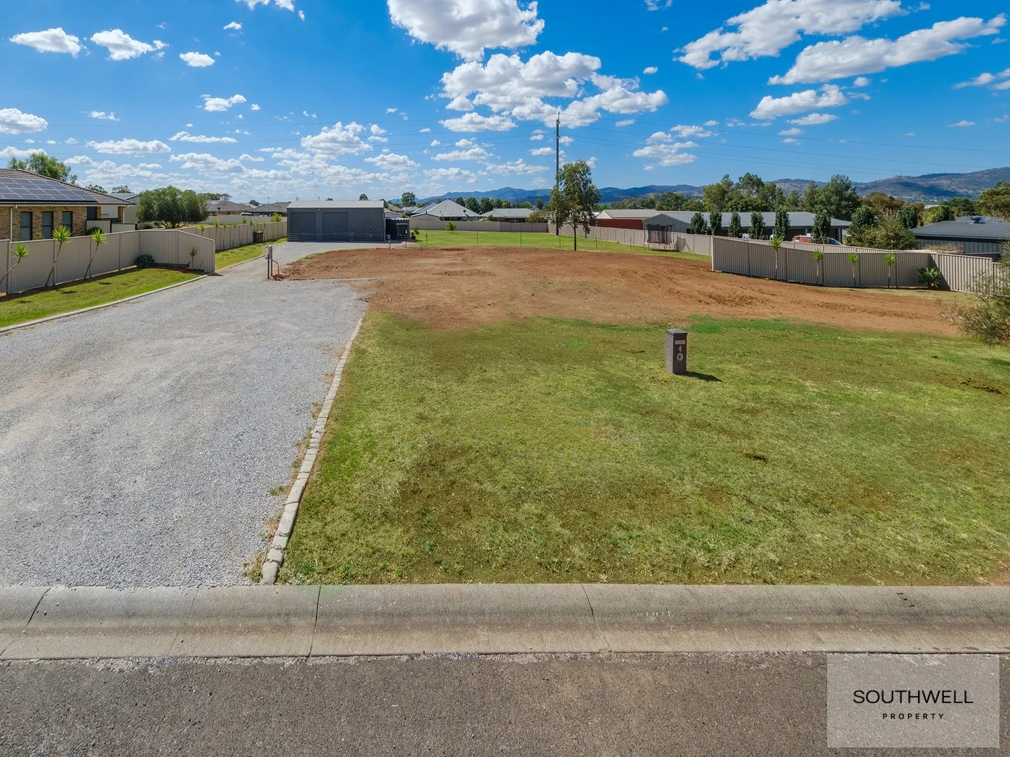 4 John Stuart Close, Tamworth NSW 2340