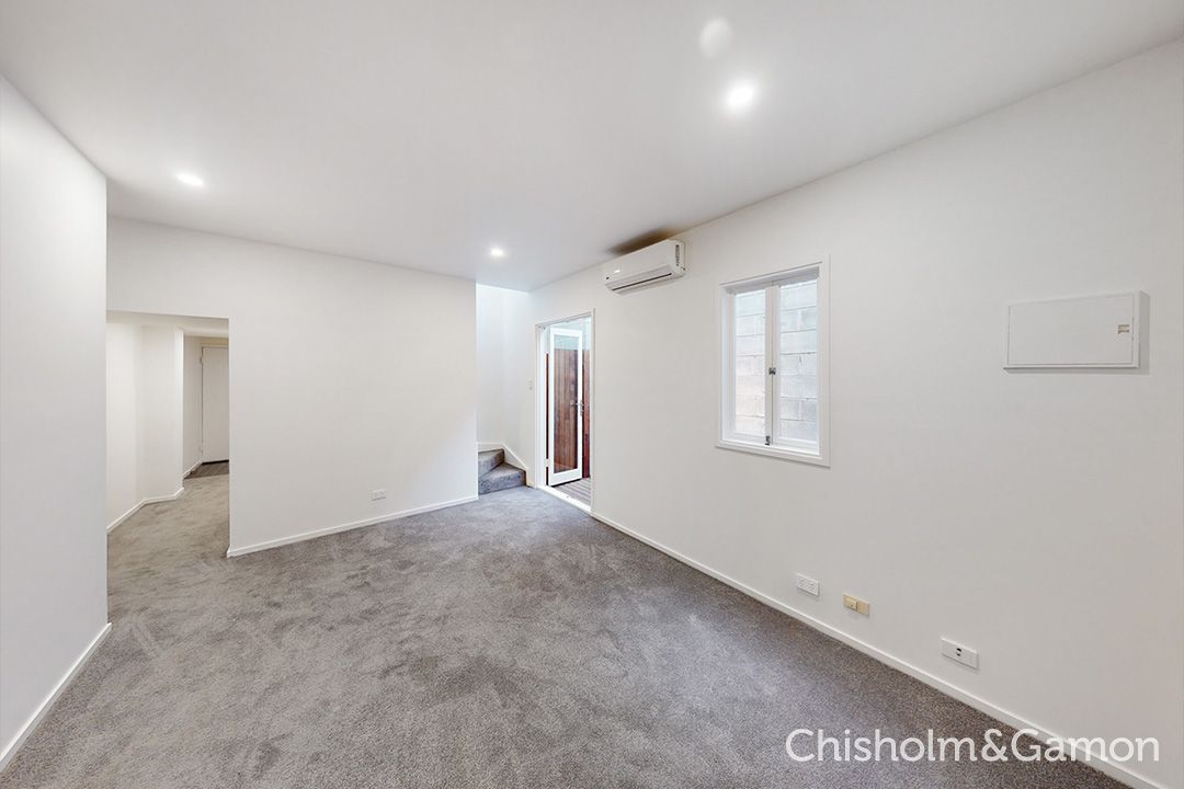 3 bedrooms House in 63b Glen Huntly Road ELWOOD VIC, 3184