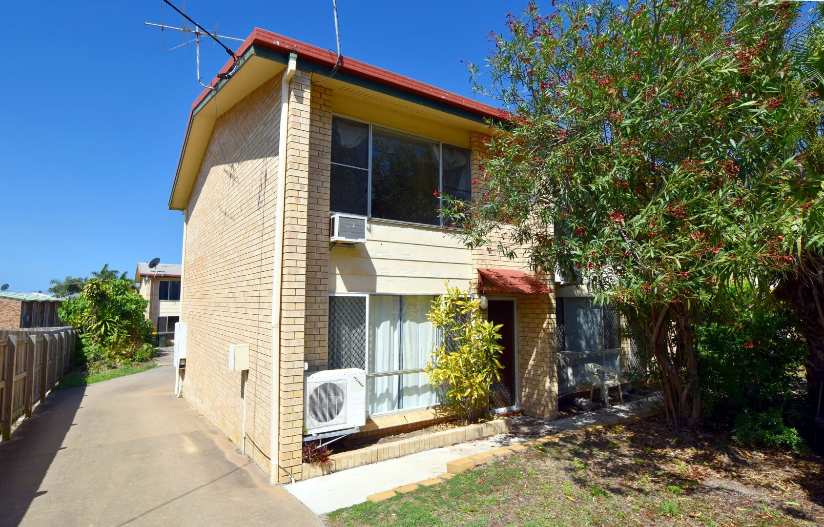 1/222 Auckland Street, South Gladstone QLD 4680, Image 1