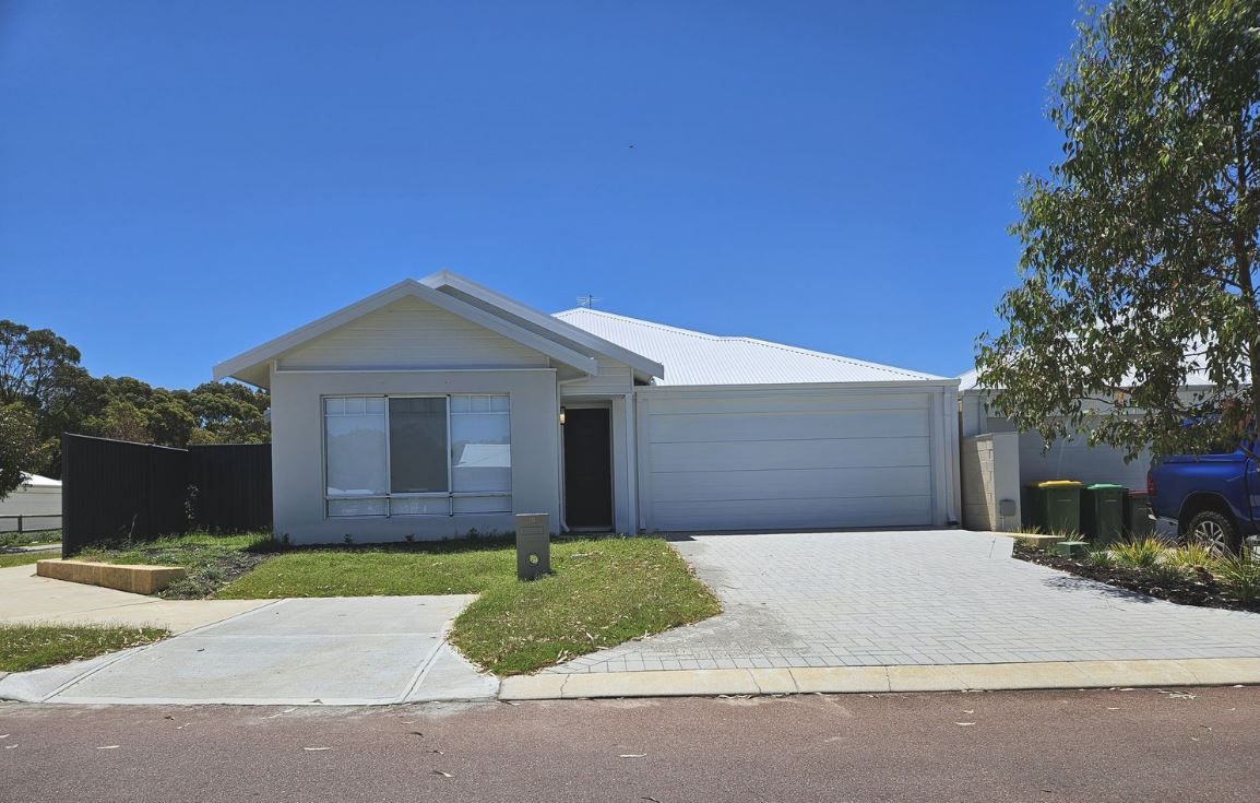 4 bedrooms House in 18 Hidcote Approach BALDIVIS WA, 6171