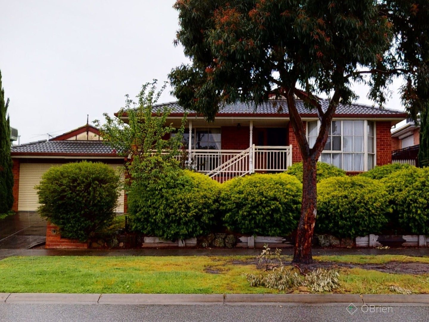 3 bedrooms House in 32 Browtop Road NARRE WARREN VIC, 3805