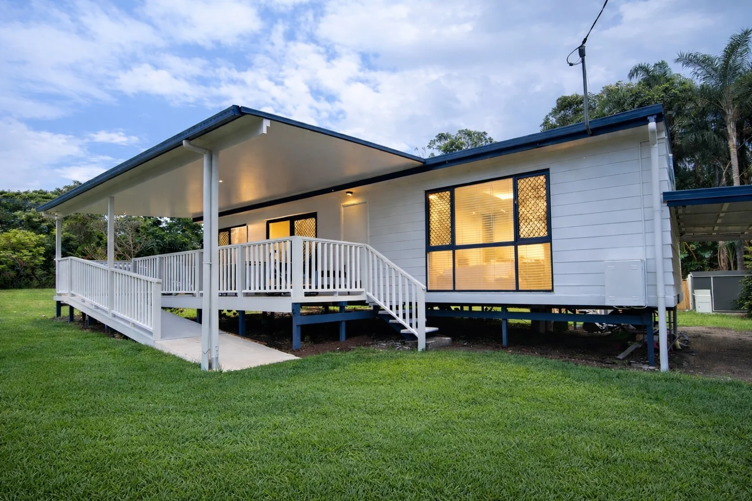 16 Scotts Road, Macleay Island QLD 4184
