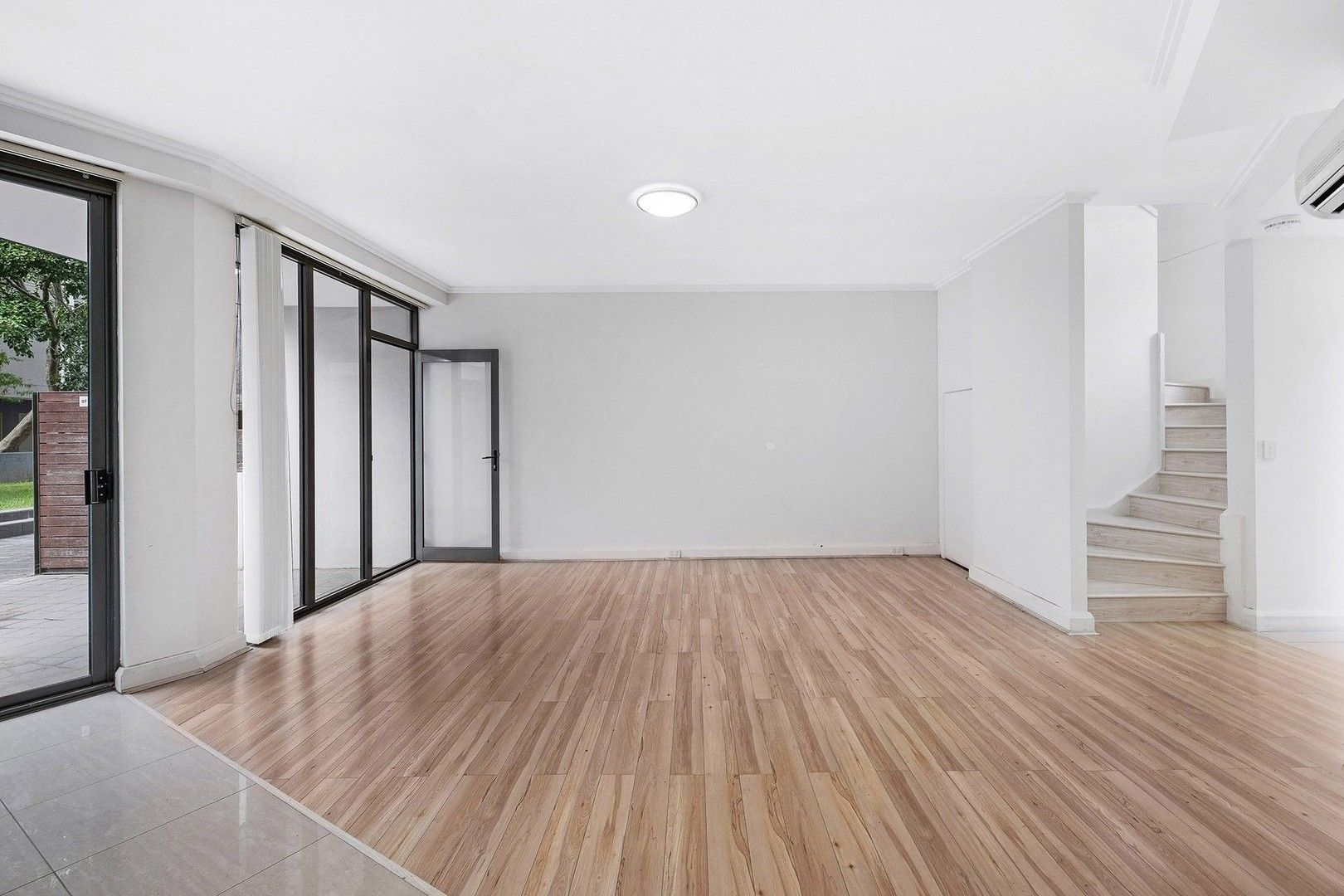 2 bedrooms Apartment / Unit / Flat in 9F/541 Pembroke Road LEUMEAH NSW, 2560