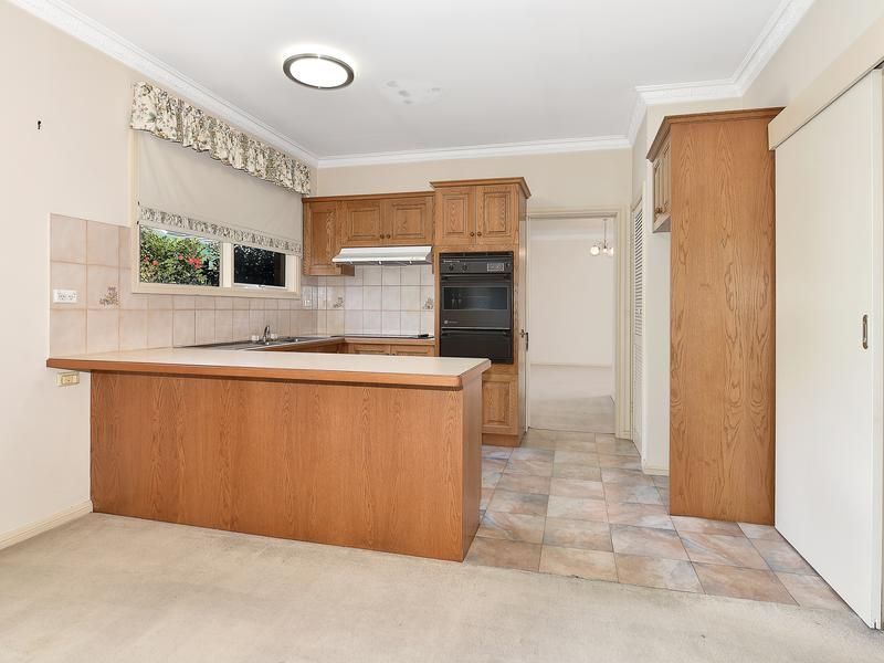 2/11 Lloyd Street, Strathmore VIC 3041, Image 2