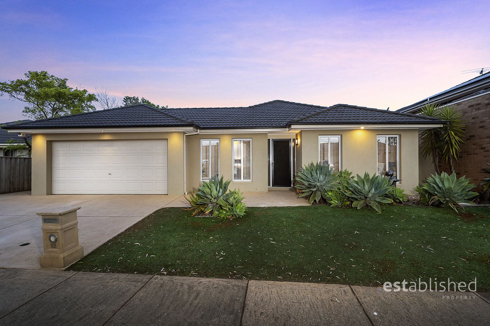 12 Scenic Drive, Sanctuary Lakes VIC 3030, Image 0