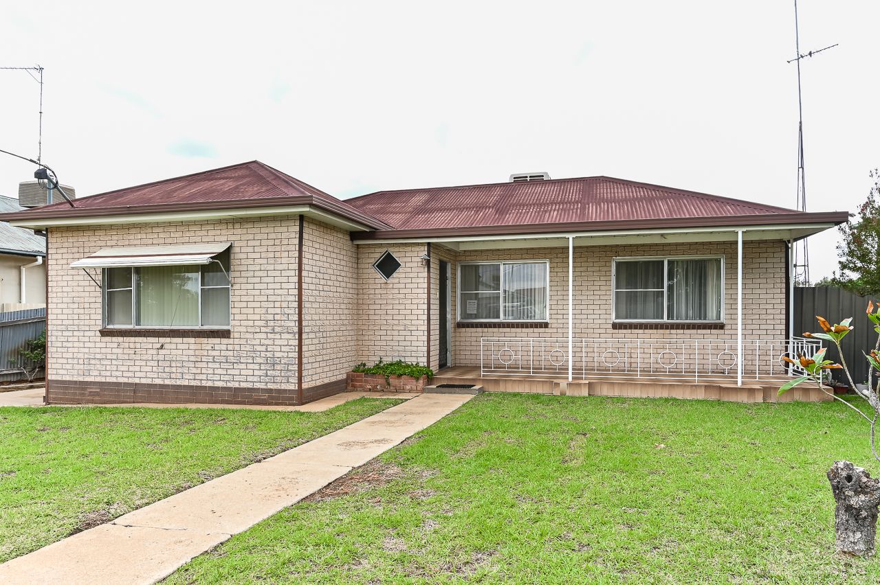 4 Beech Street, Leeton NSW 2705, Image 1