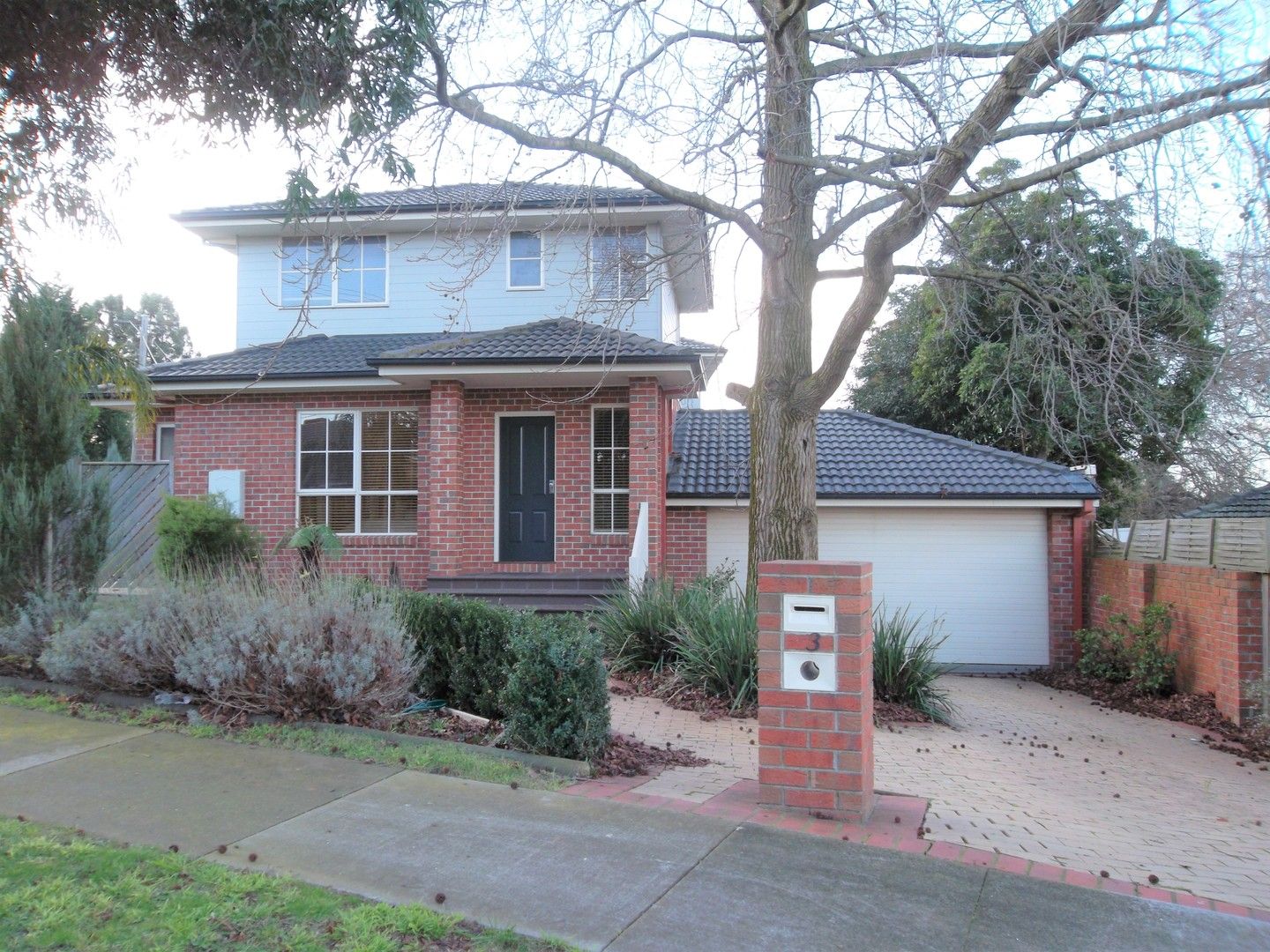 3 bedrooms Townhouse in 3 Birdie Street MOUNT WAVERLEY VIC, 3149