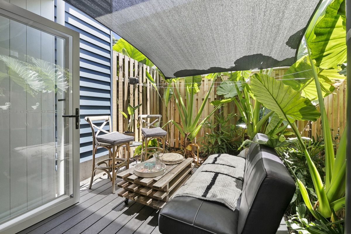 2 bedrooms Townhouse in 26 Lenneberg Street SOUTHPORT QLD, 4215