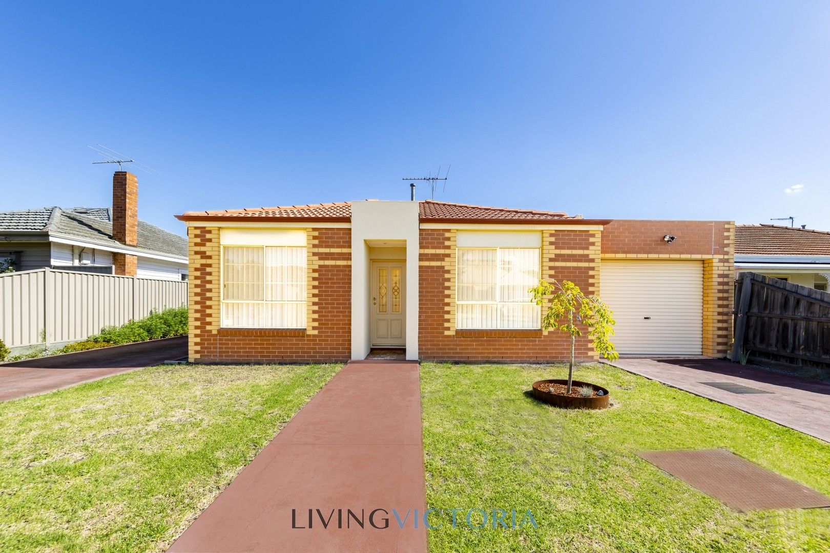 3 bedrooms Apartment / Unit / Flat in 1/9 Cathcart Street MAIDSTONE VIC, 3012