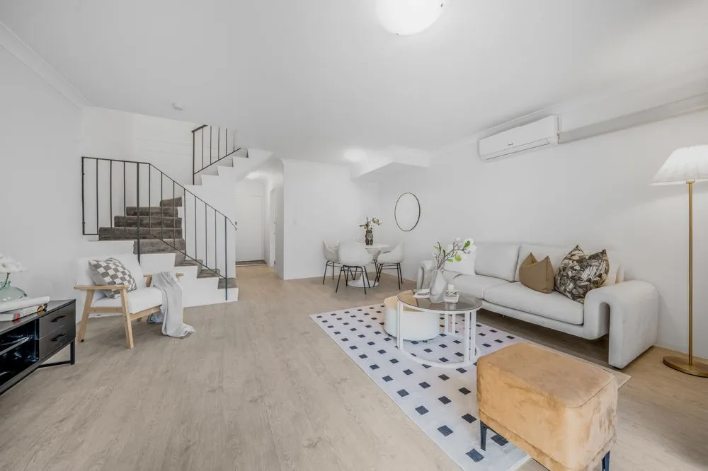 Stylishly Updated Townhouse in Peaceful Cul De Sac Location, Marsfield