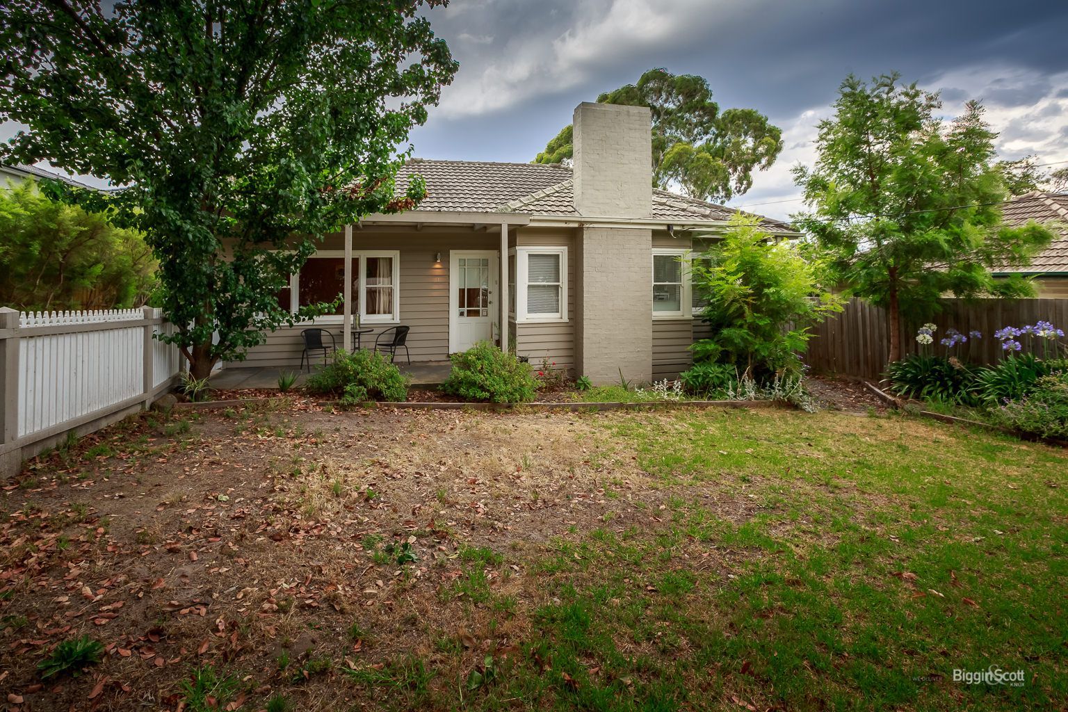 3 bedrooms Apartment / Unit / Flat in 1/5 Farnham Road BAYSWATER VIC, 3153