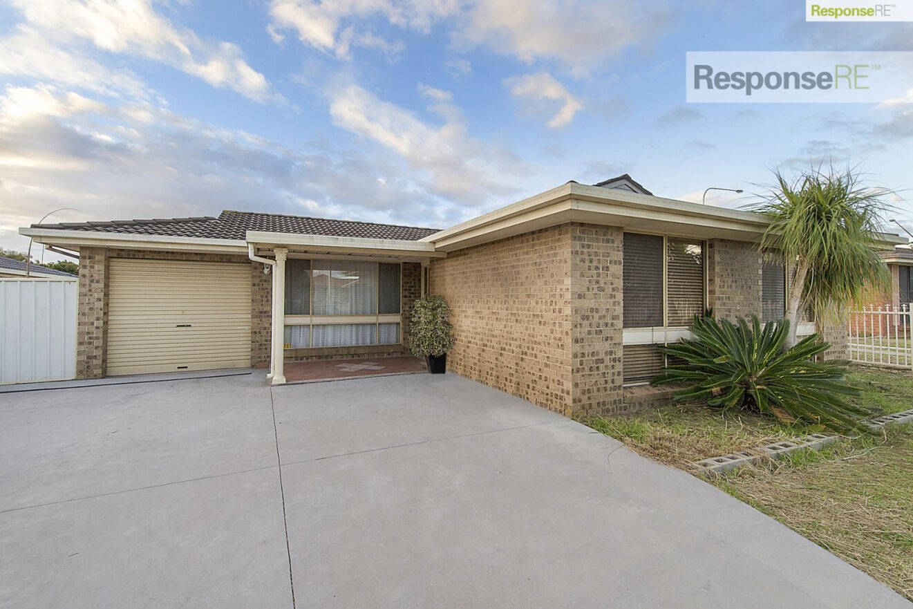 3 bedrooms House in 3 Sunflower Drive CLAREMONT MEADOWS NSW, 2747