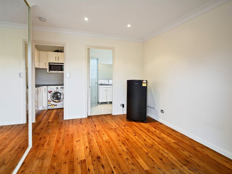 1 bedrooms Studio in 139 Blackbutts Road FRENCHS FOREST NSW, 2086