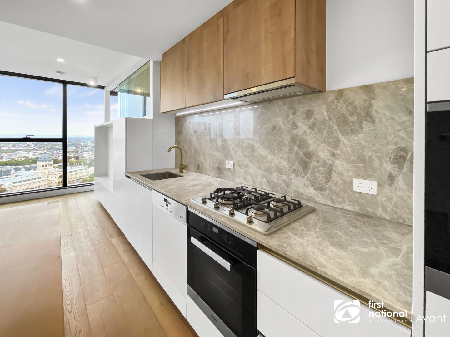 Level 32/9-23 MacKenzie Street, Melbourne VIC 3000, Image 2