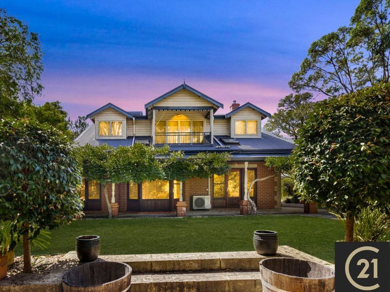 6 bedrooms House in 11 Duffield Place GELORUP WA, 6230