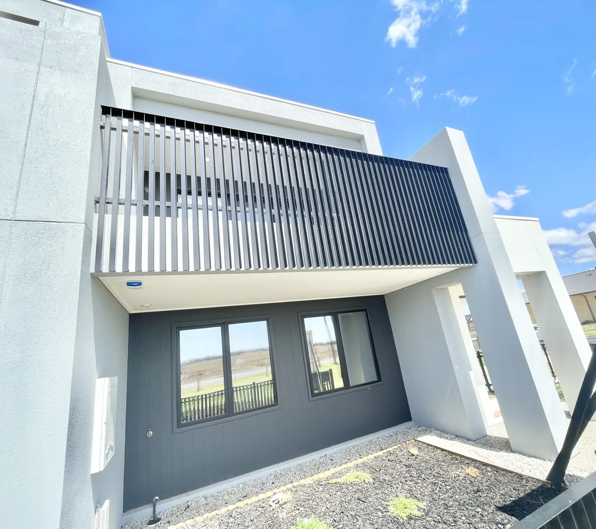 2 Pretty Walk, Fraser Rise VIC 3336