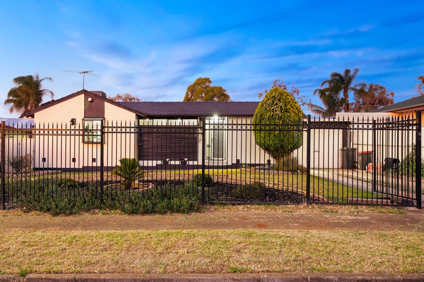 15 Burford Street, Elizabeth Downs SA 5113, Image 0