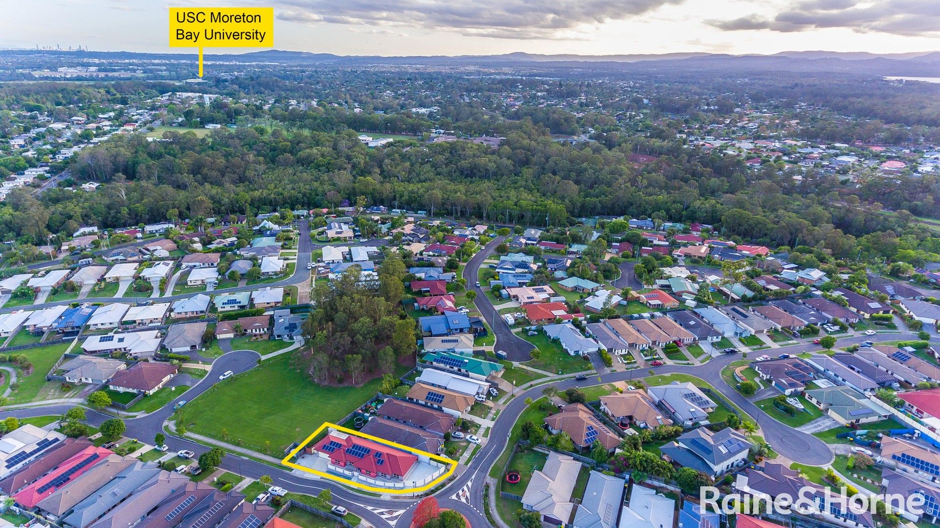 5 bedrooms House in 95 Ascot Crescent KALLANGUR QLD, 4503