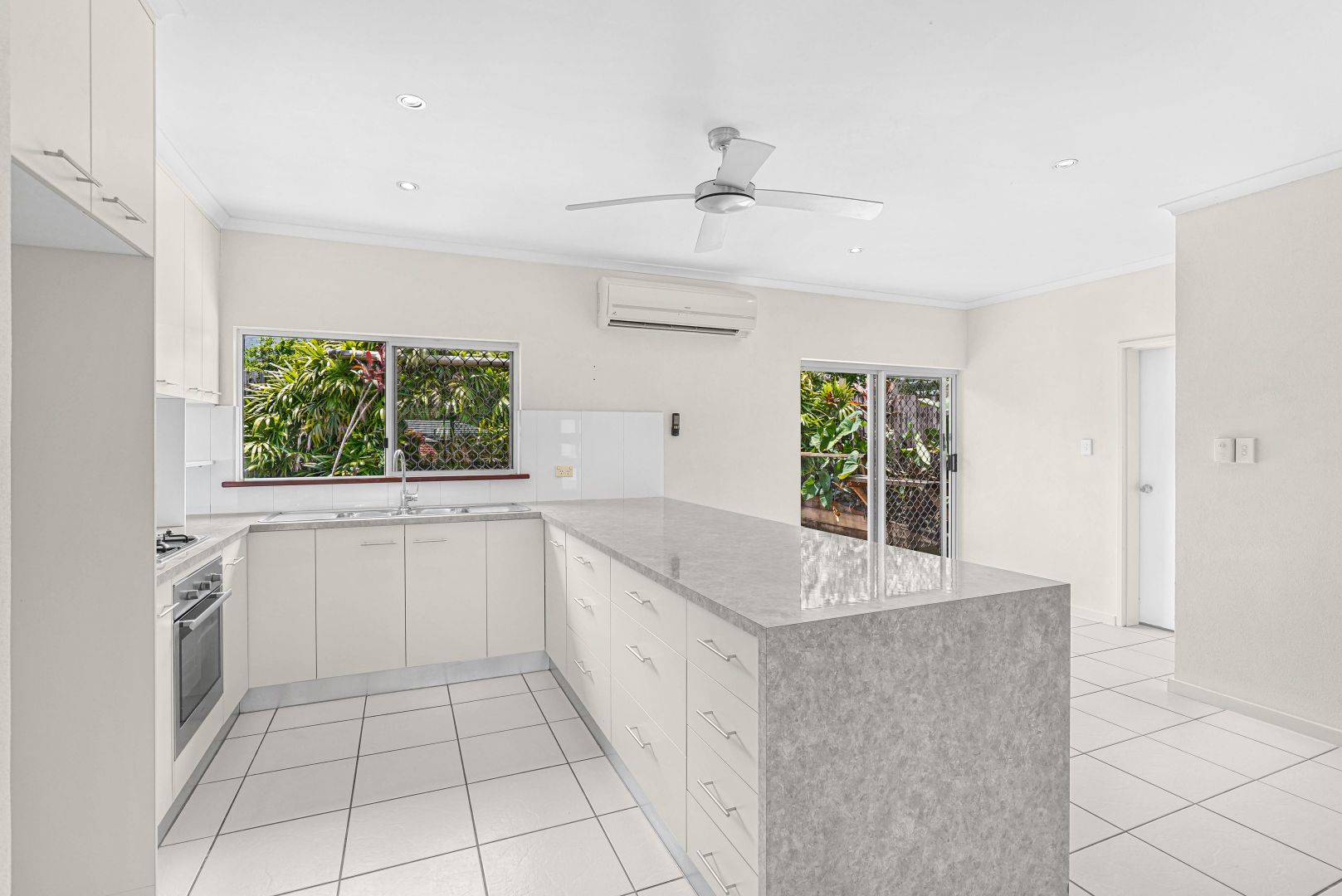 1/11 Atlantic Close, White Rock QLD 4868, Image 1