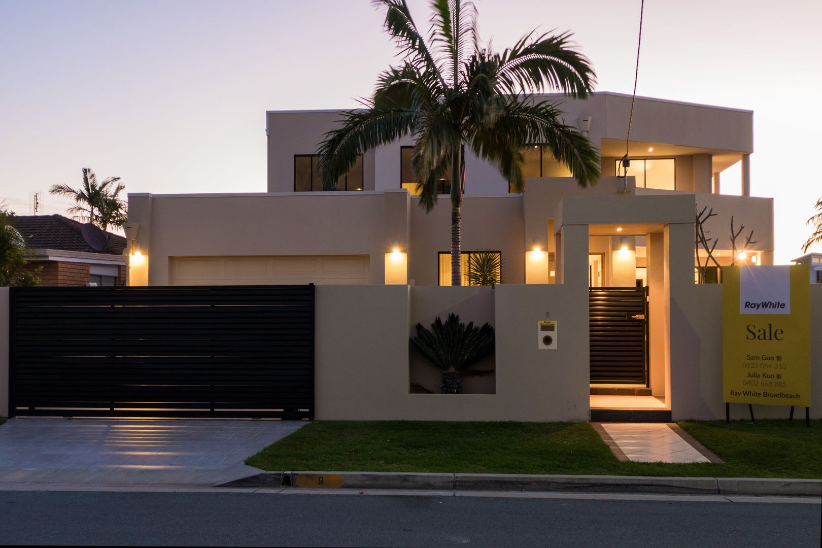 9 Winterhaven Key, Broadbeach Waters QLD 4218, Image 2