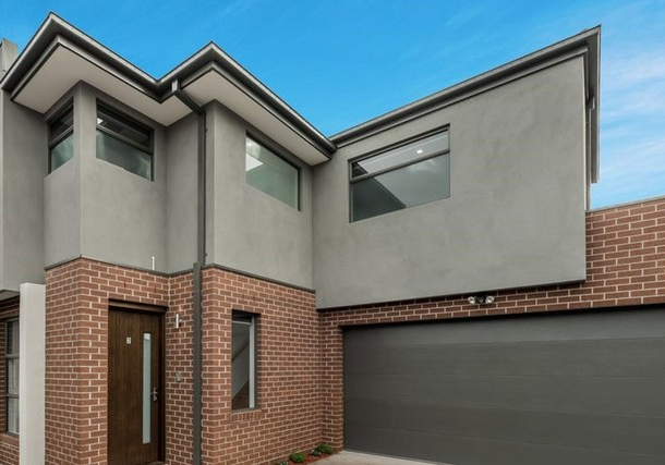 2/3 Courtyard Way, Roxburgh Park VIC 3064