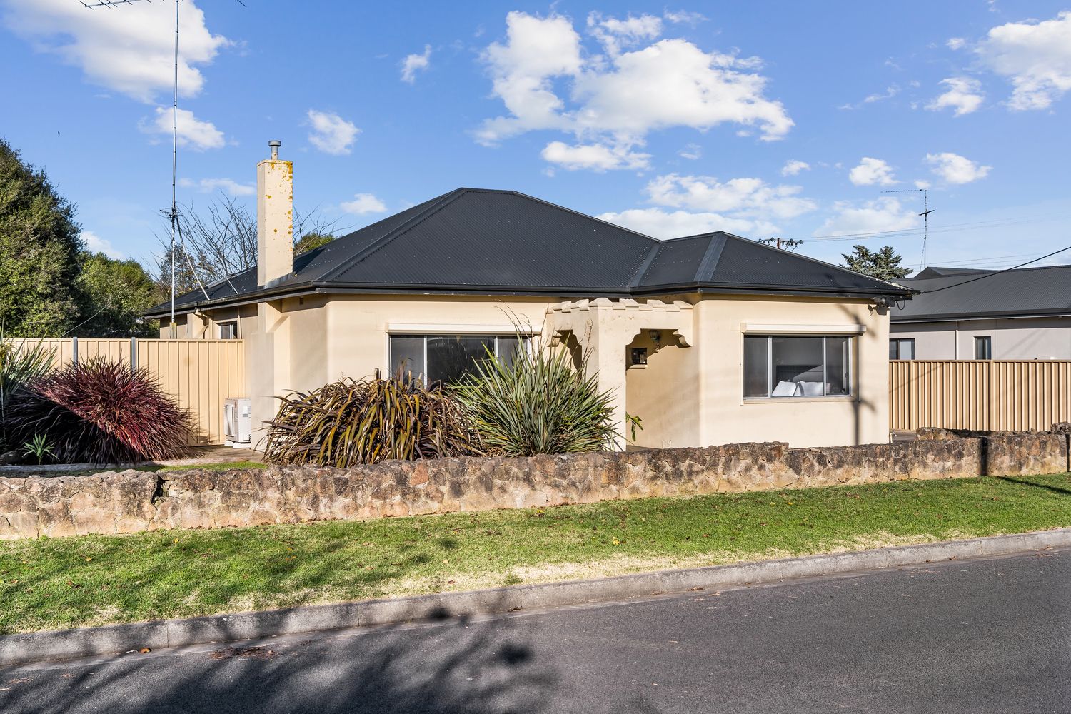 3 bedrooms House in 32 Umpherston Street MOUNT GAMBIER SA, 5290