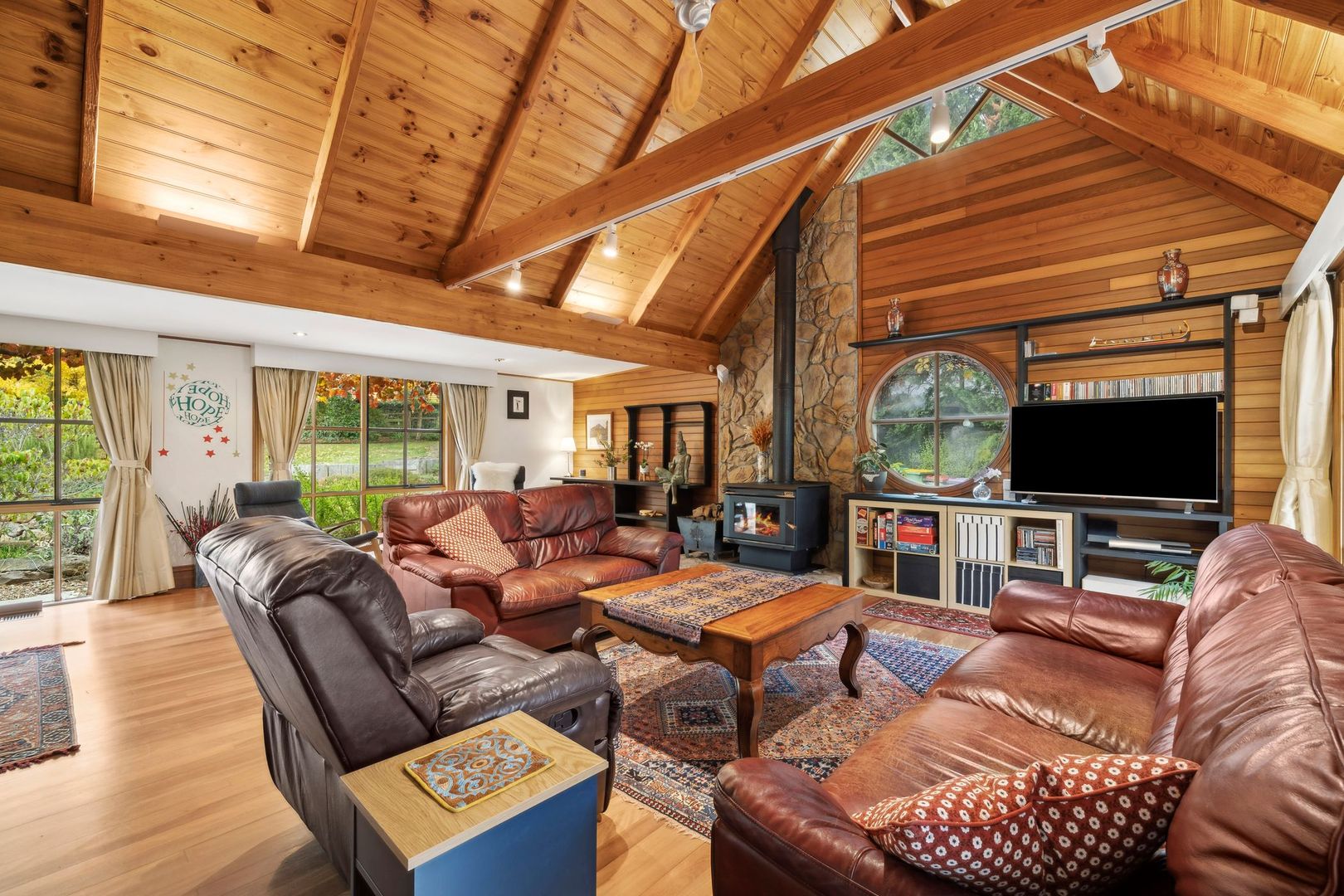 25 Noonan Grove, Woodend VIC 3442 House For Rent 730 Domain