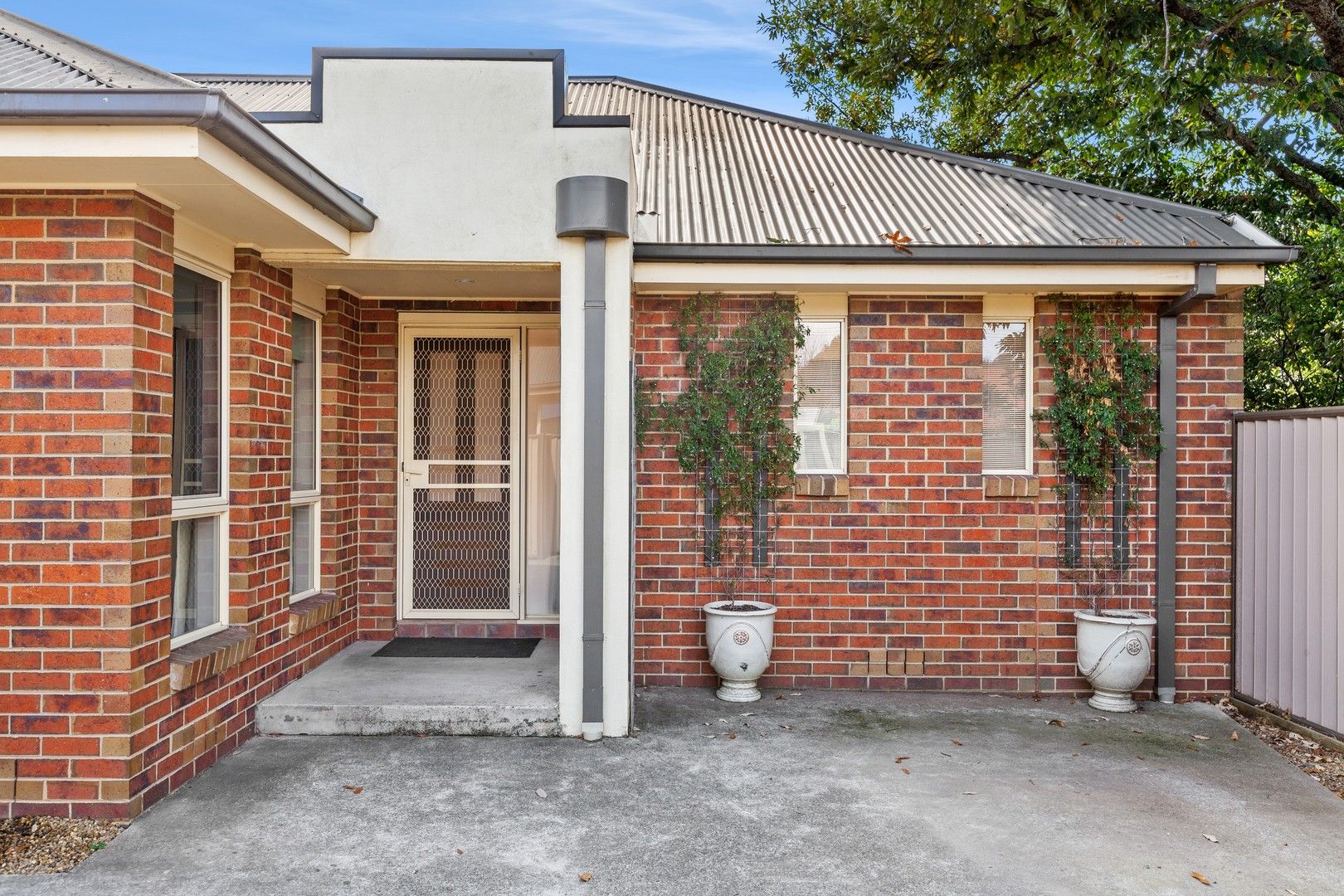 2/51 Anslow Street, Woodend VIC 3442, Image 0