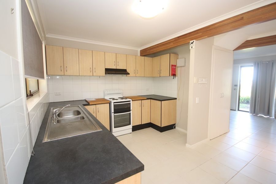 Unit 27, 2 Benjamin Street, Mount Lofty QLD 4350, Image 2