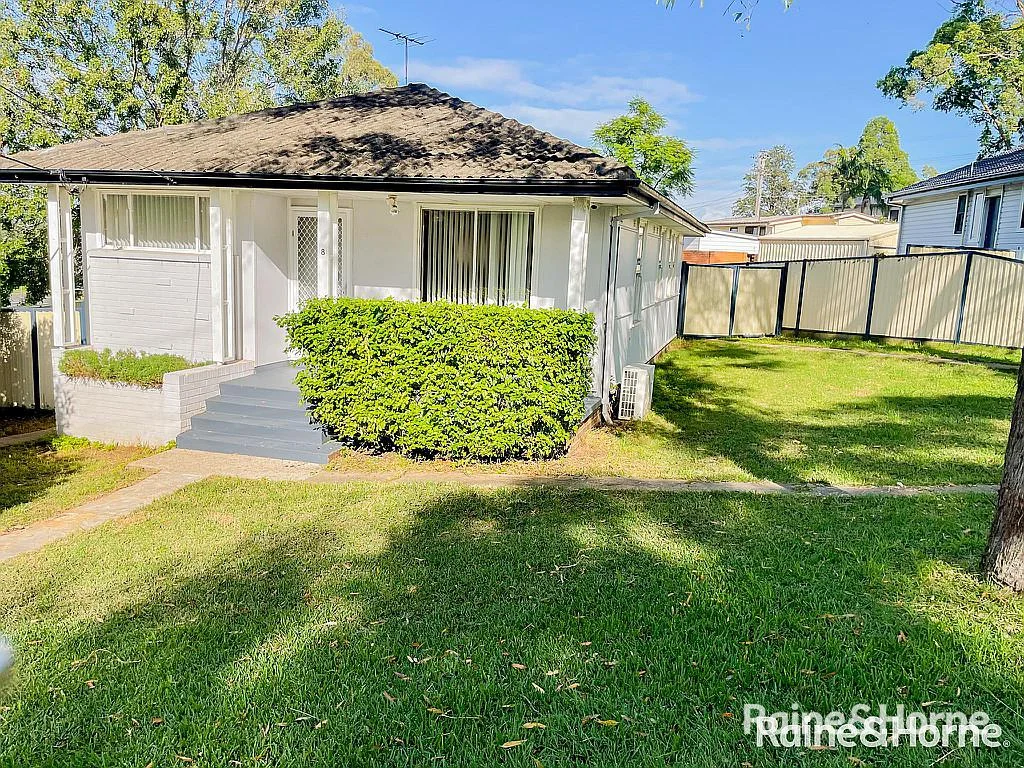 8 Law Crescent, Tregear NSW 2770