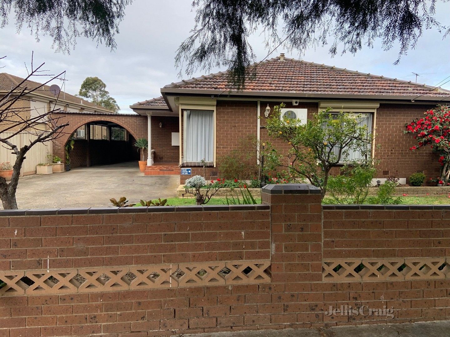 3 bedrooms House in 9 Heatherlea Crescent KEILOR EAST VIC, 3033