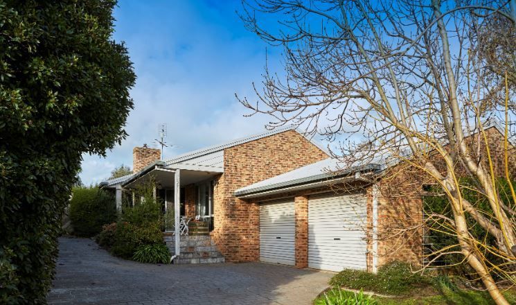 3 bedrooms House in 8 Willow Crescent WARRAGUL VIC, 3820