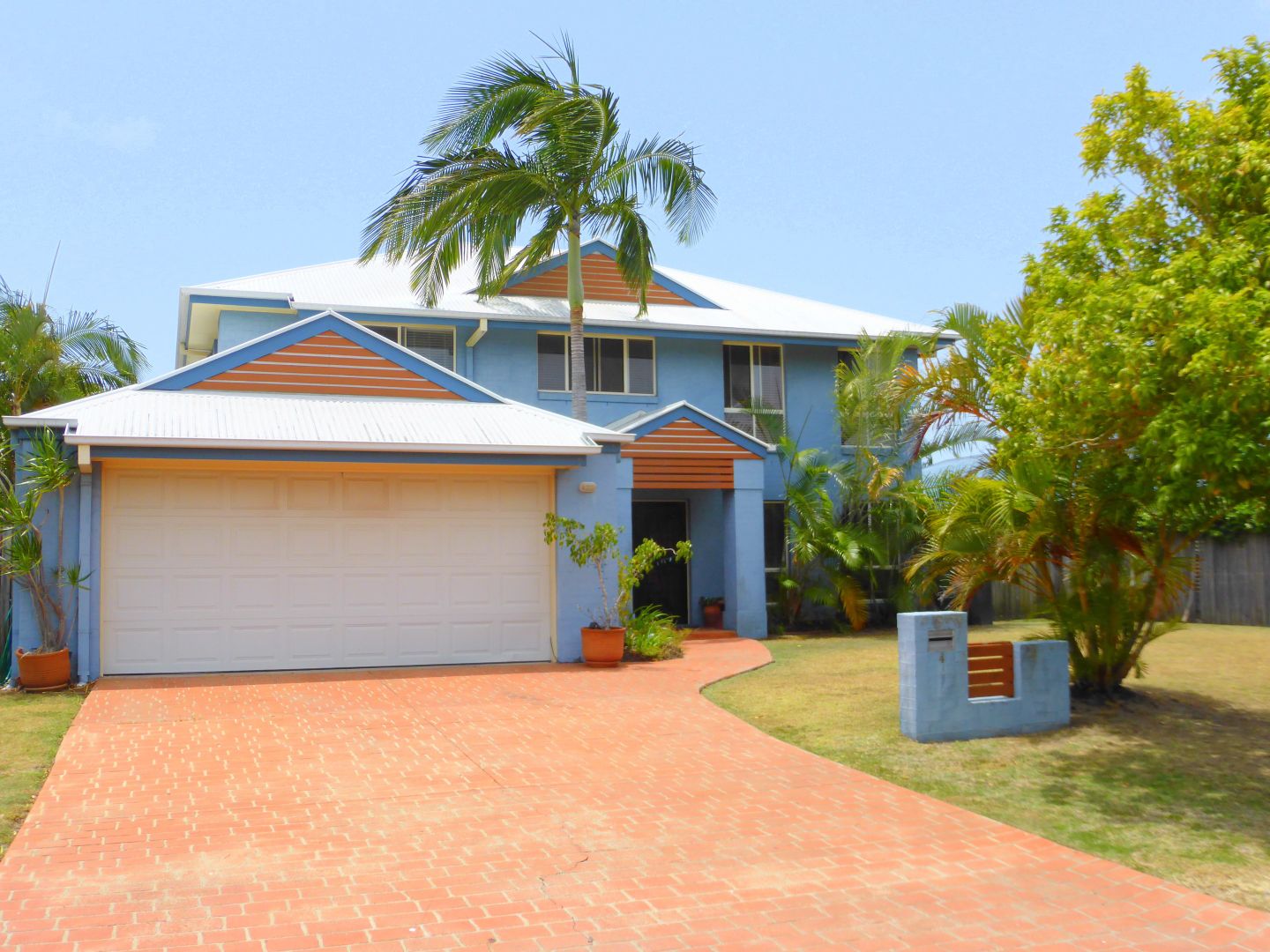 4 Palmer Court, Newport QLD 4020, Image 2