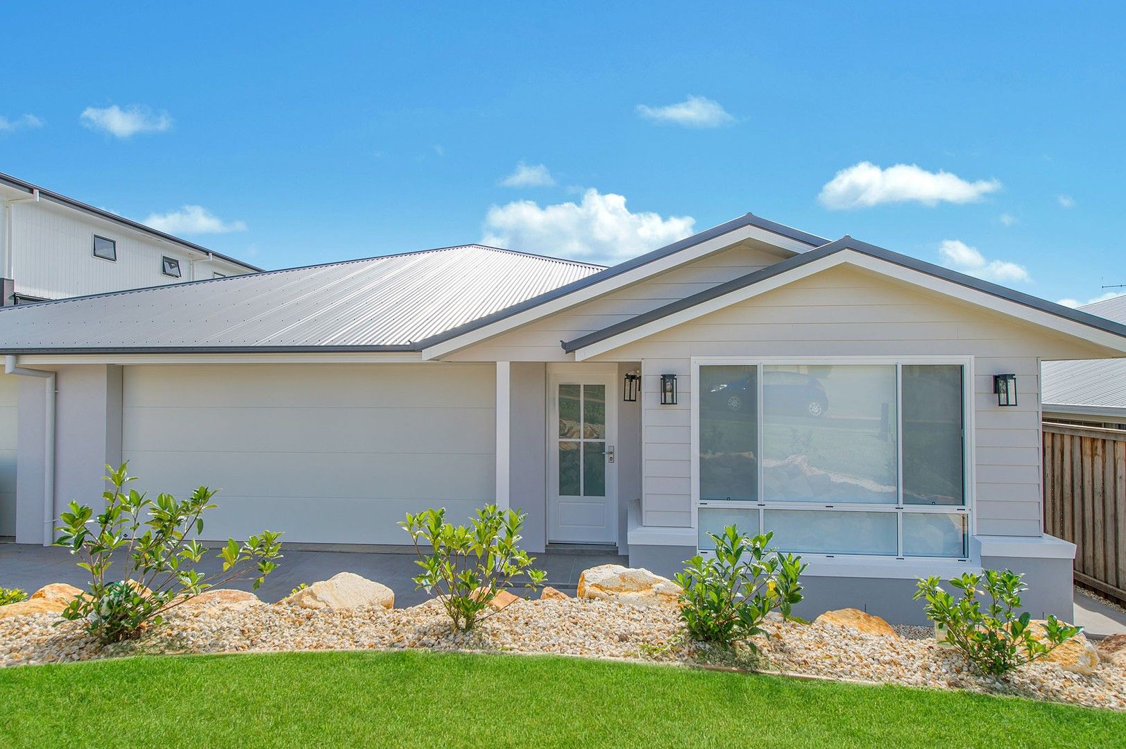 4 bedrooms Semi-Detached in 6a Manikato Way PORT MACQUARIE NSW, 2444