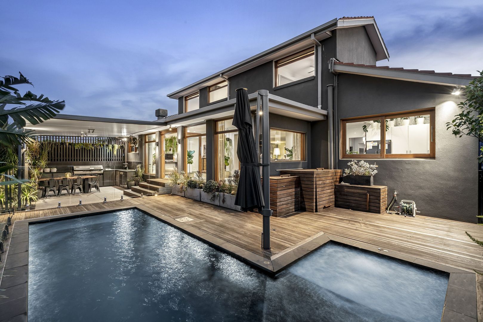 8 Windsor Drive, Avondale Heights Property History & Address Research Domain