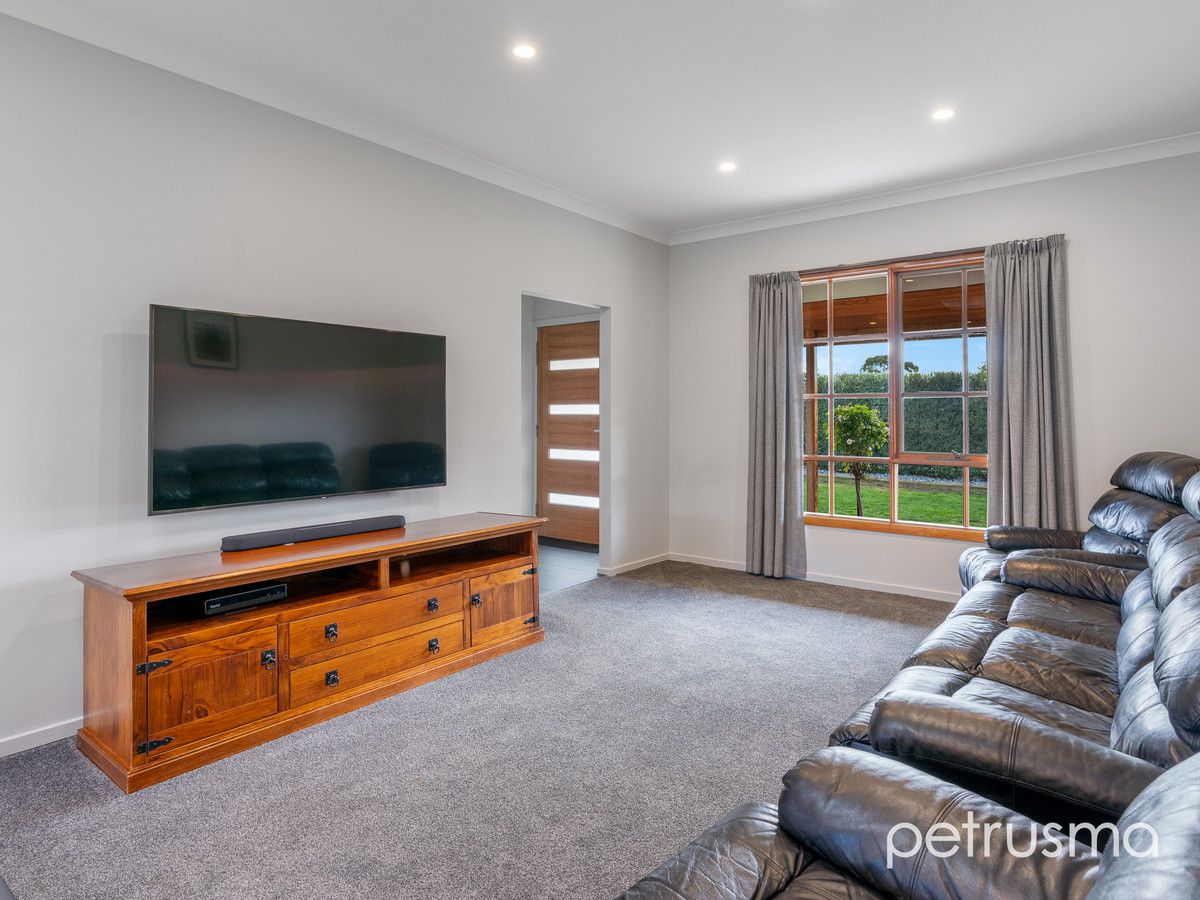 9 Wateredge Court, Lauderdale TAS 7021, Image 2