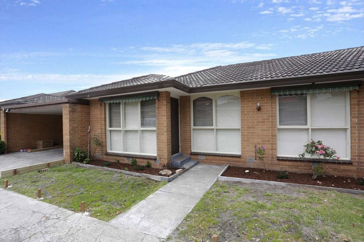 3 bedrooms Apartment / Unit / Flat in 2/11 Albert Ave OAKLEIGH VIC, 3166