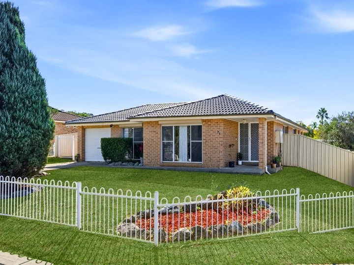71 Anthony Drive, Rosemeadow NSW 2560