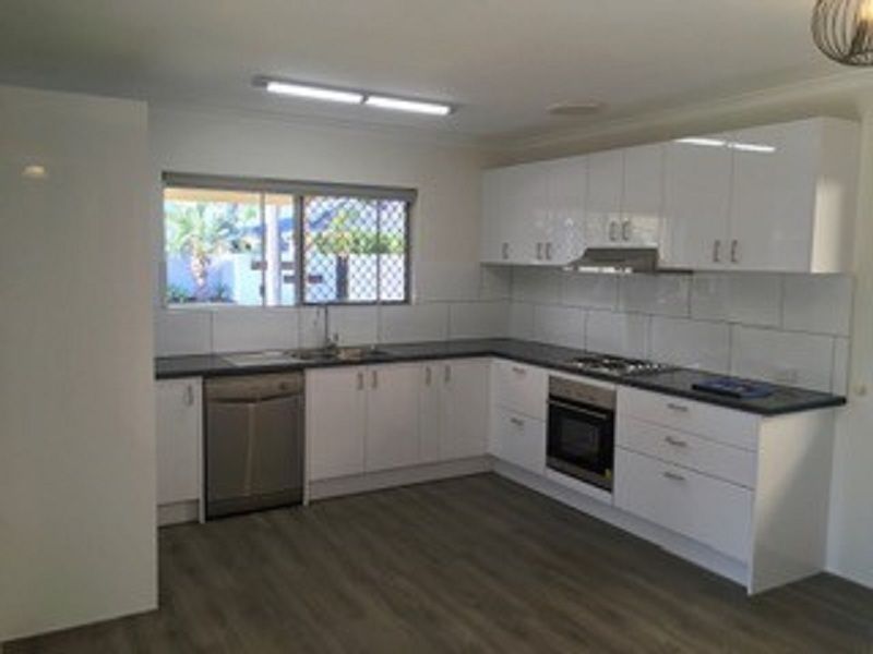 Unit 1/26 Killowill Ave, Paradise Point QLD 4216, Image 2