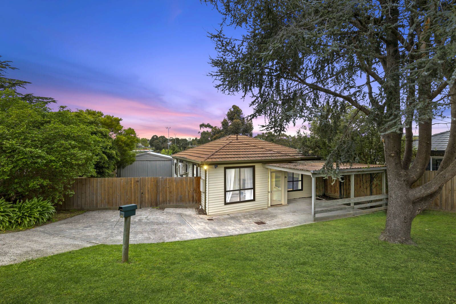 2 bedrooms House in 18A Temple Street ASHWOOD VIC, 3147