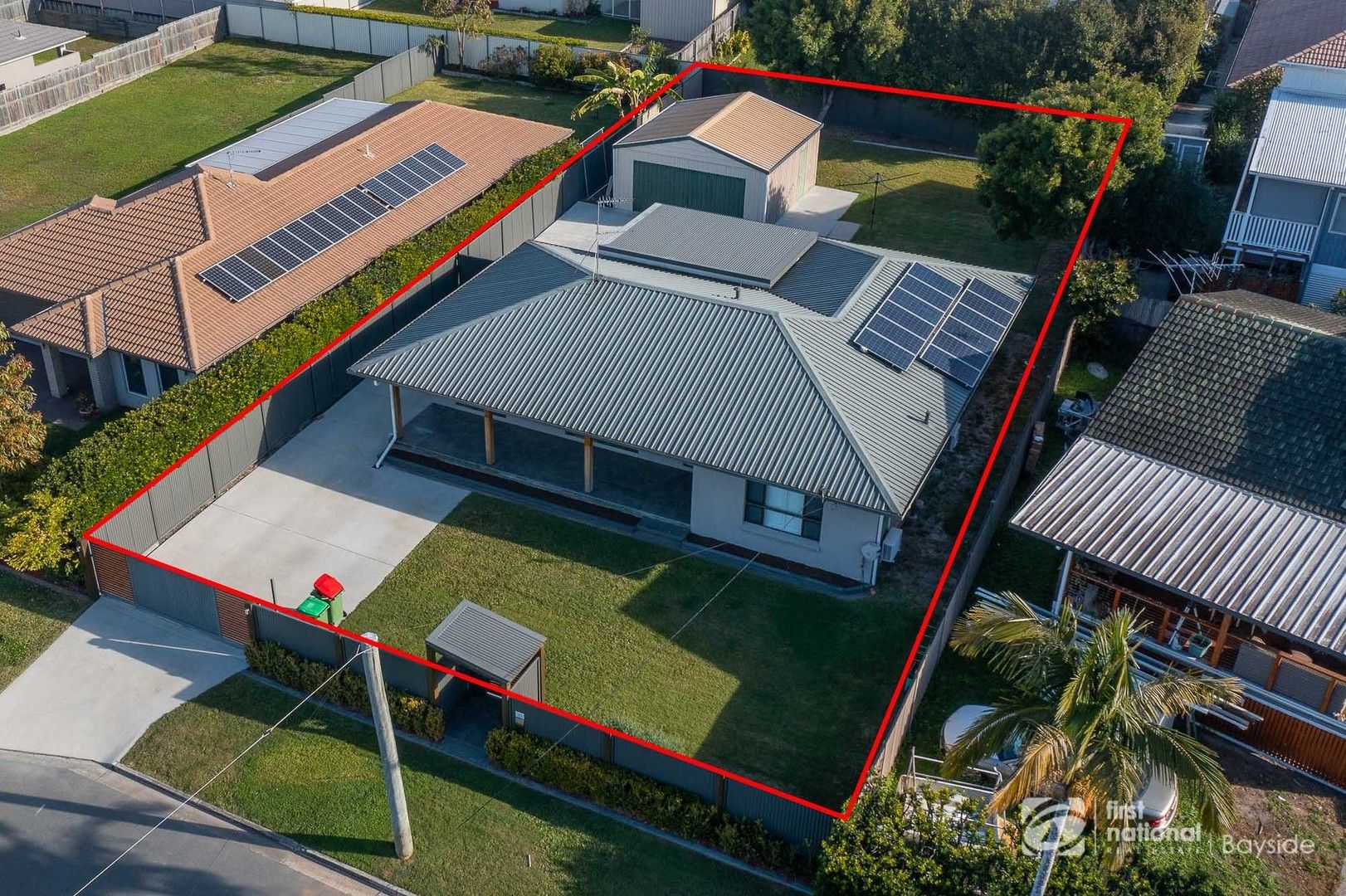4 bedrooms House in 23 Oakland Avenue REDLAND BAY QLD, 4165