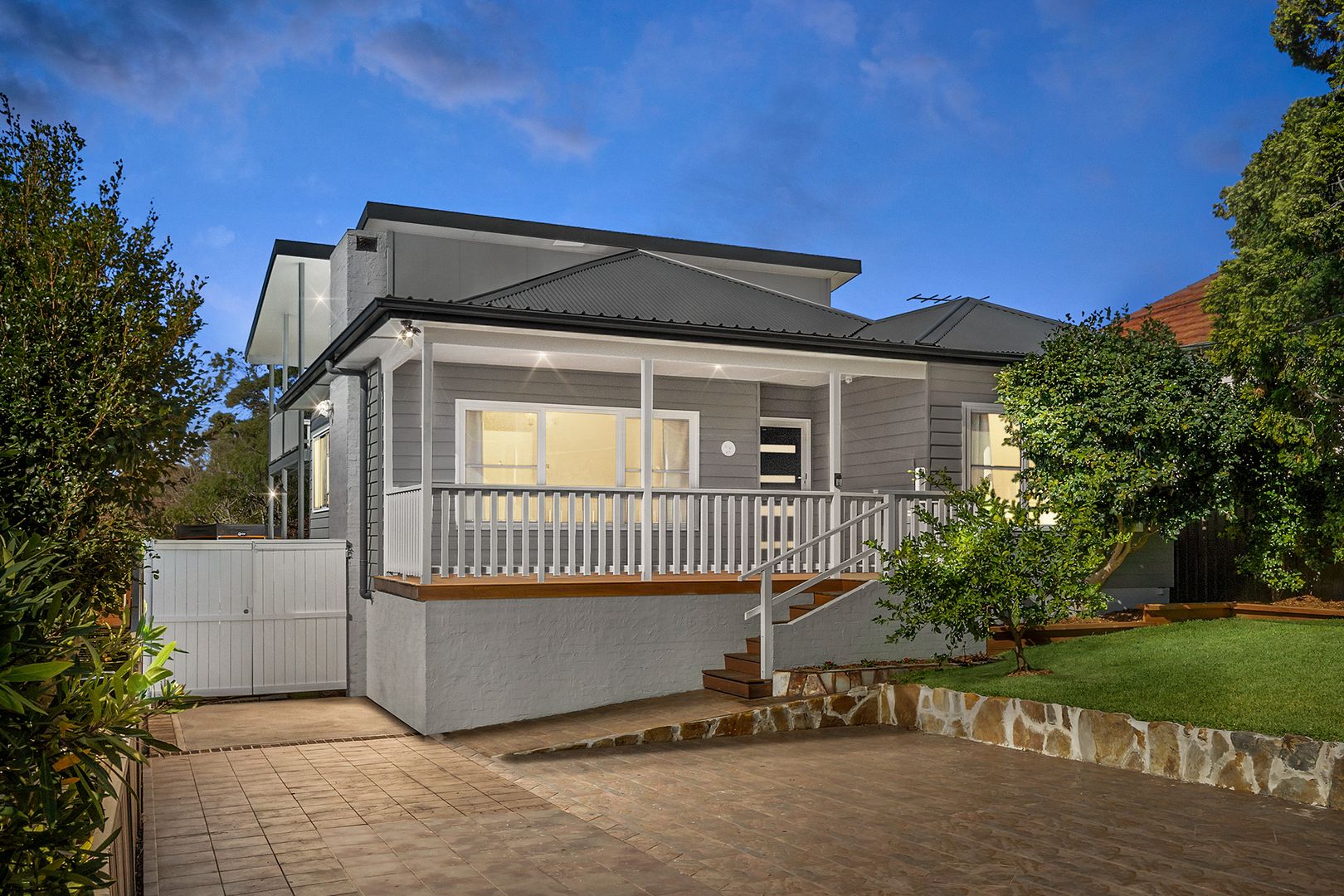 5 bedrooms House in 42 Kitchener  Street CARINGBAH NSW, 2229