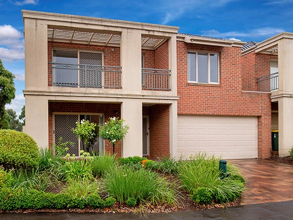 1 Woodlands Grove, Mitcham VIC 3132