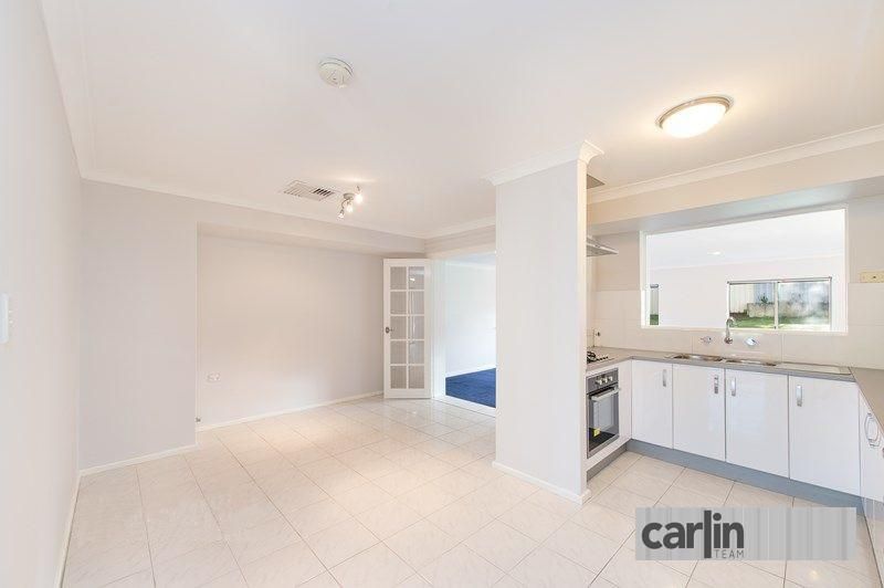 28 Willshire Way, Yangebup WA 6164, Image 2