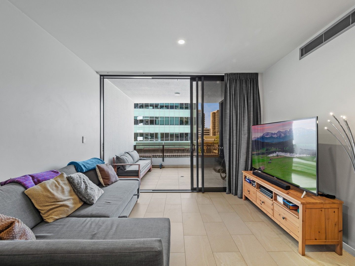 1 bedrooms Apartment / Unit / Flat in 303/27 Commercial Road NEWSTEAD QLD, 4006