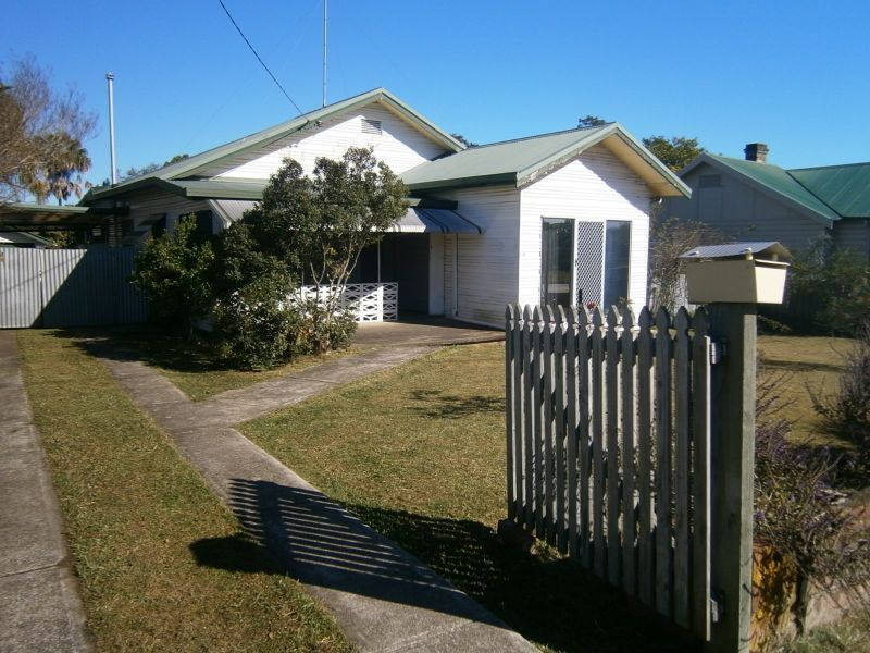 3 bedrooms House in 82 Commerce Street TAREE NSW, 2430