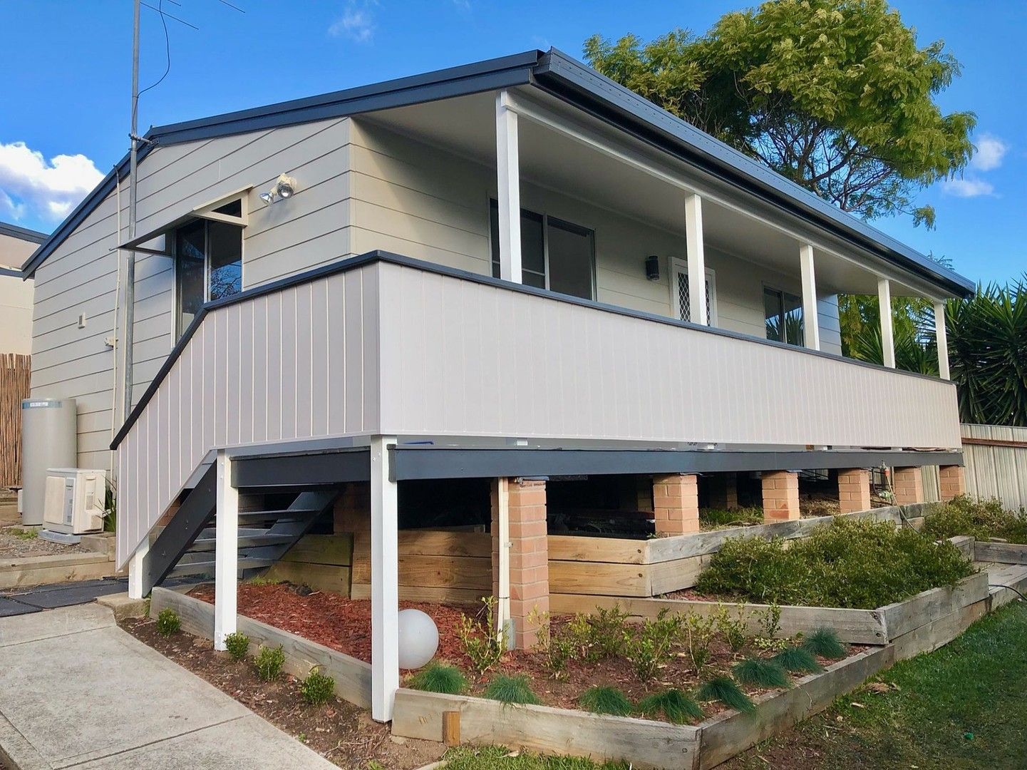 2 bedrooms Apartment / Unit / Flat in 8a Willis St CHARLESTOWN NSW, 2290